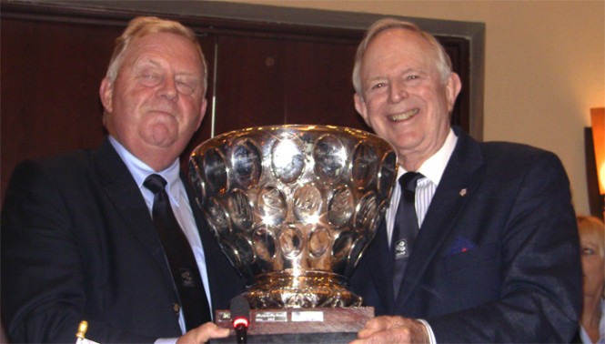 James ´Ding´ Schoonmaker receiving the ISAF Beppe Croce Trophy from ISAF president