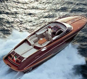 Riva´s ISEO and AQUARAMA yacht tenders in two important international events in December