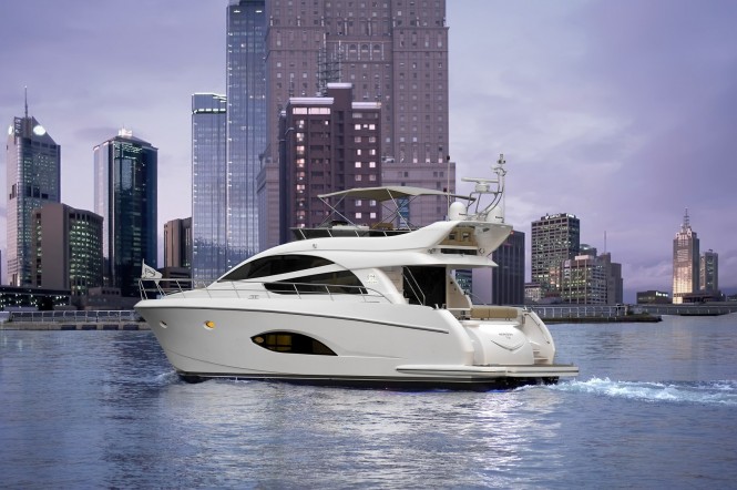 Horizon E54 Superyacht - rearview