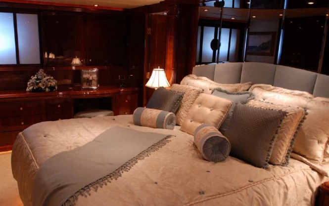 Master Stateroom on the superyacht Prestige Lady