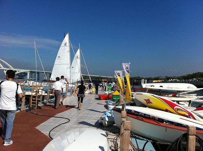 More than 200 yachts, including 88 yachts onshore and over 130 yachts on-water, have been exhibited at Wuyuan Bay.