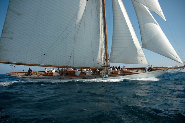 32m super yacht MOONBEAM IV