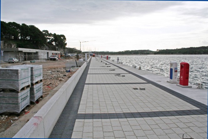Construction works on Mandalina Marina continue