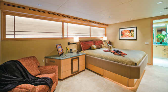 Double Stateroom charter yacht Triumphant Lady
