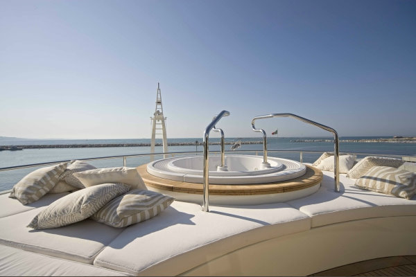 Full relax on board Darlings Danama Superyacht Full relax on board Darlings Danama Superyacht