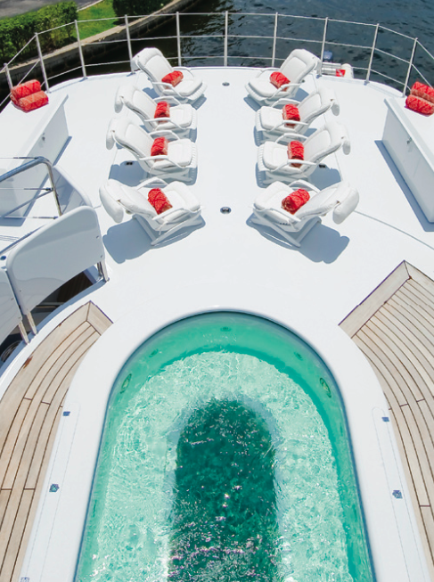 Glass-bottom Spa Pool - Motor Yacht Triumphant Lady