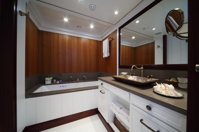 Lady Trudy Superyacht - Owner´s Suite Bathroom