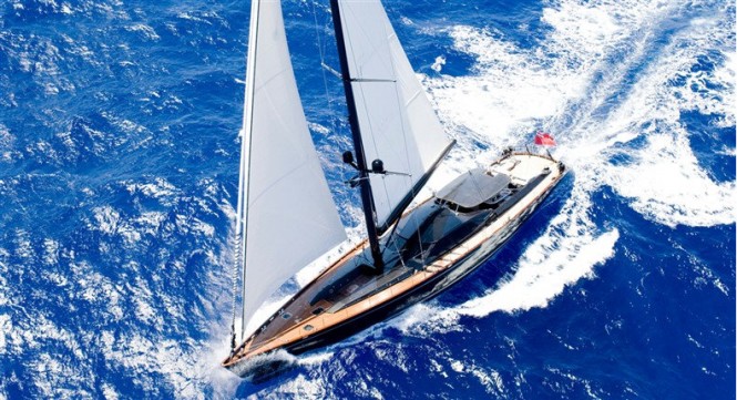 Luxury charter yacht MOONBIRD