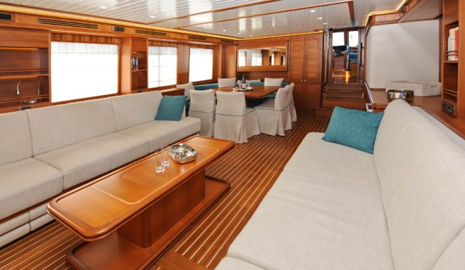 Motor Yacht 76 Aleutian RP Interior