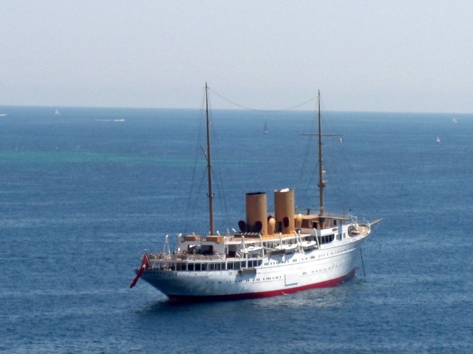 Motor Yacht Savarona in the bay of Cannes - June 2008 - Photo courtesy of Ferdinand Rogge Motor Yacht Savarona in the bay of Cannes - June 2008 - Photo courtesy of Ferdinand Rogge
