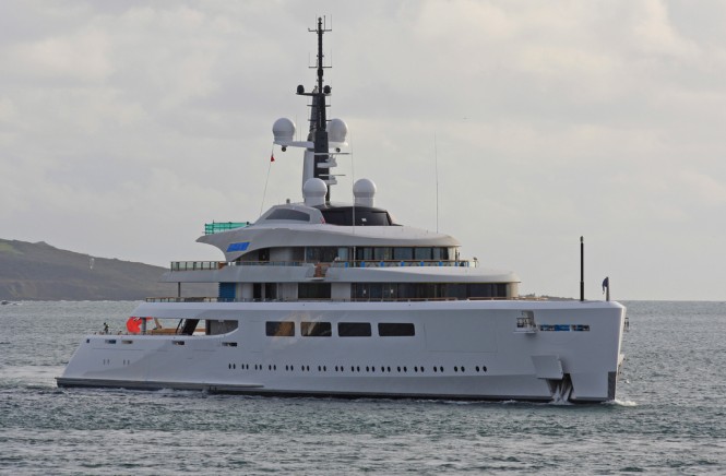 Pendennis Plus 96 m Yacht VAVA II underway