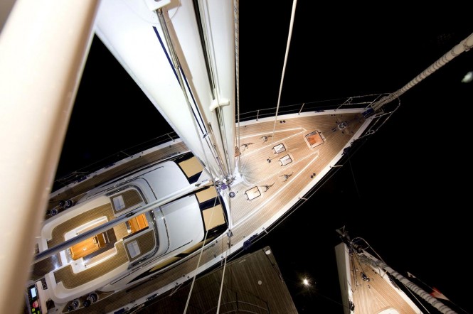 Sailing Yacht OYSTER 625 by Night