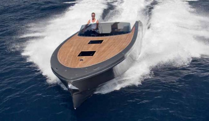 The Frauscher 1017 GT Yacht - front view