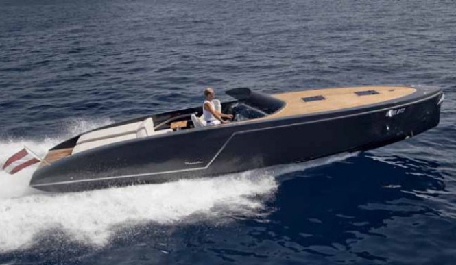 The Frauscher 1017 GT yacht tender running