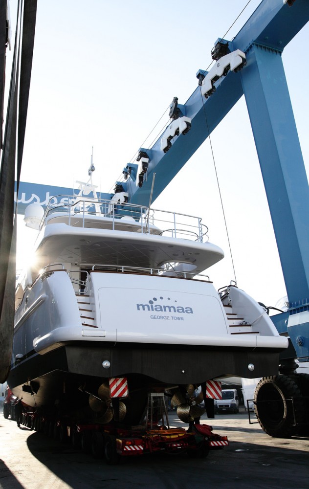 Benetti Tradition 105 superyacht MIAMAA