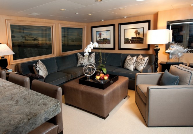 Motor yacht FIRST DRAW -  Skylounge 