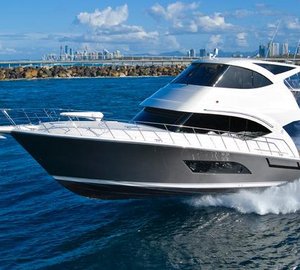 Riviera´s New 53 Enclosed Flybridge Yacht exhibited for the first time at the 2012 Miami Boat Show