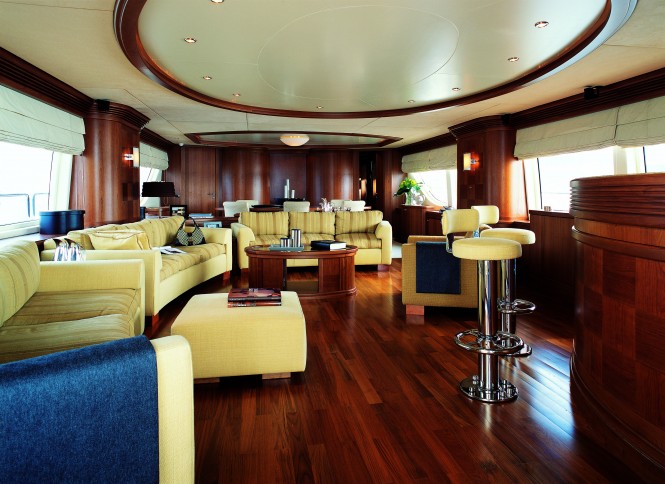 The Grande 116 superyacht Cinque Salon