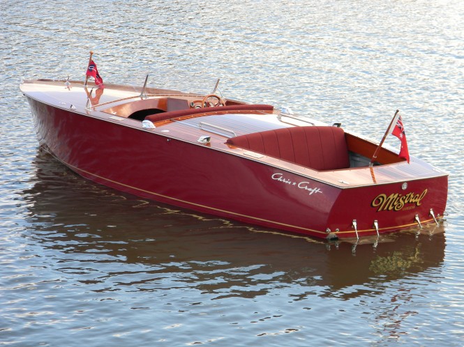 Classic yacht Mistral by Chris Craft