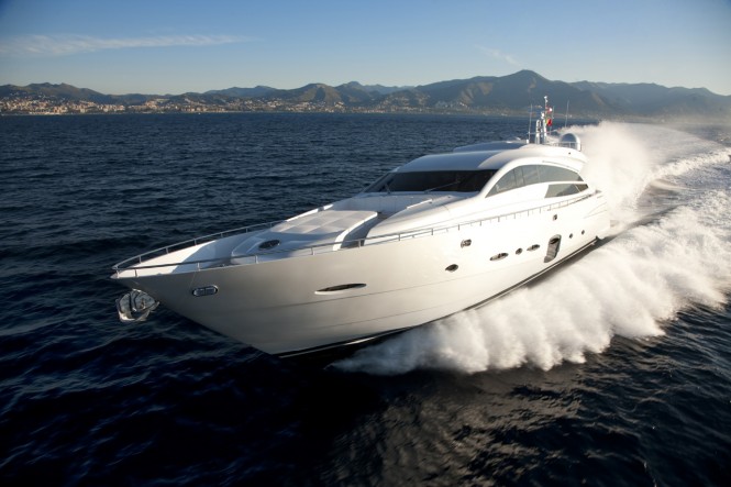 Luxury motor yacht Pershing 92