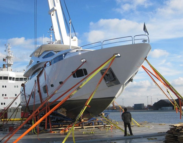 PSP transporting a Sunseeker Yacht