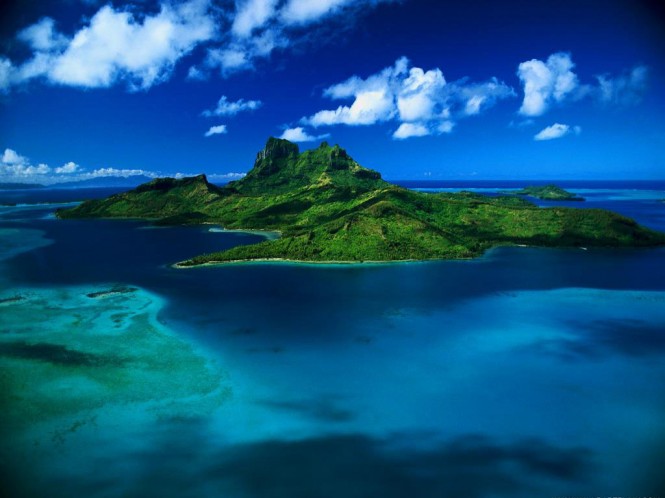 When cruising the remote French Polynesia (Tahiti) islands in the South Pacific, connection speeds of up to 20Mbps can now be achieved via the OmniAccess BroadBEAM ULTRA service