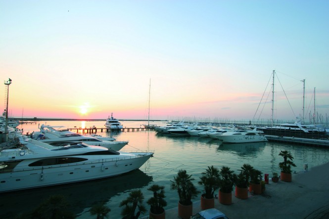 Azimut Viareggio Marina