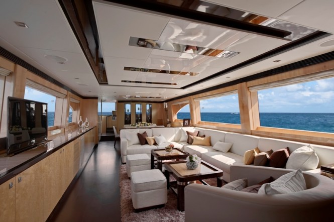 Horizon E84 luxury yacht Virginia Interior
