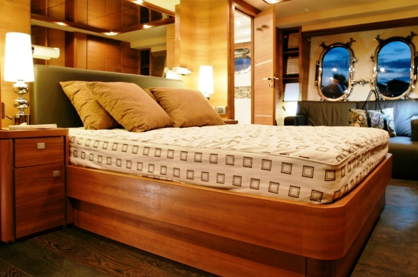 Luxury Yacht Mayama -  Master