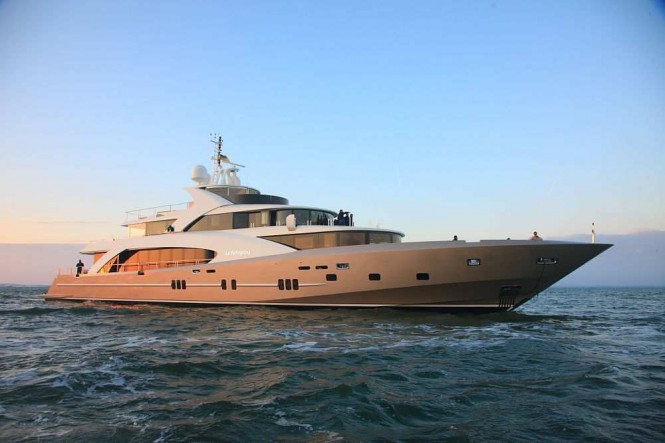 Motor yacht LA PELLEGRINA launched – the 1st 5000 FLY COUACH superyacht