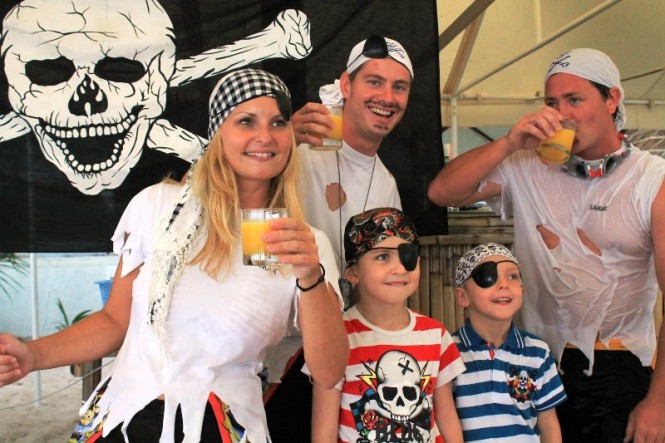 ASR 2011 'Treasure Hunt Pirate Family toast'