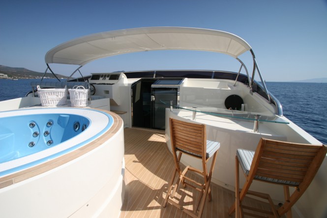 Charter Yacht M&M - Flybridge