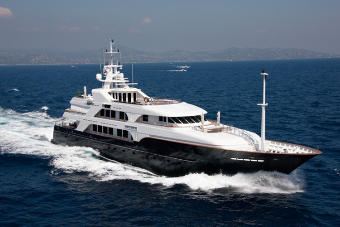 Charter yacht NOBLE HOUSE