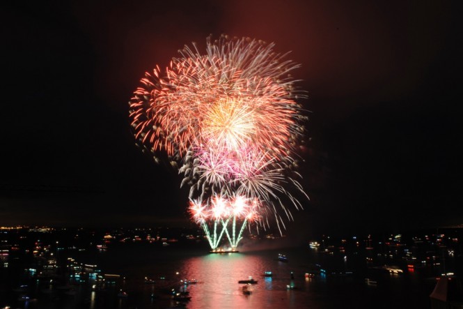 Fireworks to light the skies at Aberdeen Asset Management Cowes Week 2012_(c)RickTomlinson