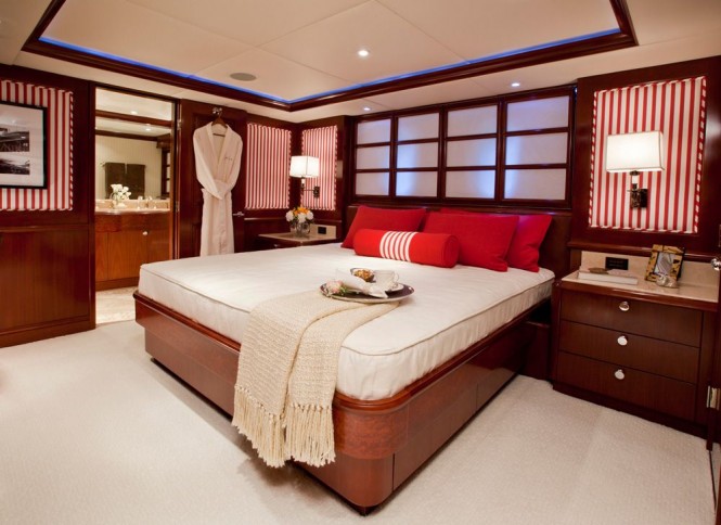 Glaze yacht - cabin