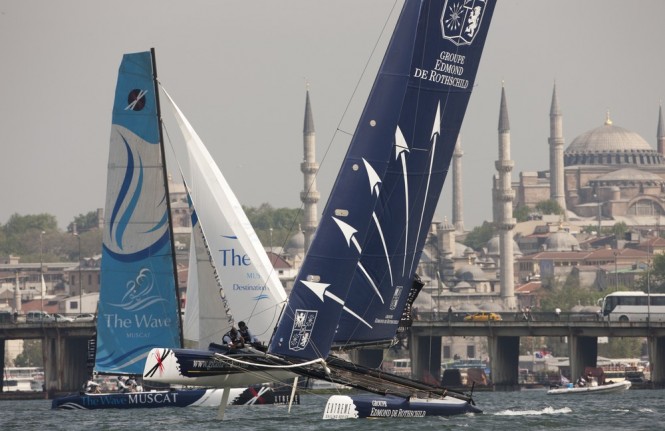 Groupe Edmond de Rothschild on an upwind leg in Istanbul 2011 Credit: Lloyd Images Groupe Edmond de Rothschild on an upwind leg in Istanbul 2011 Credit: Lloyd Images