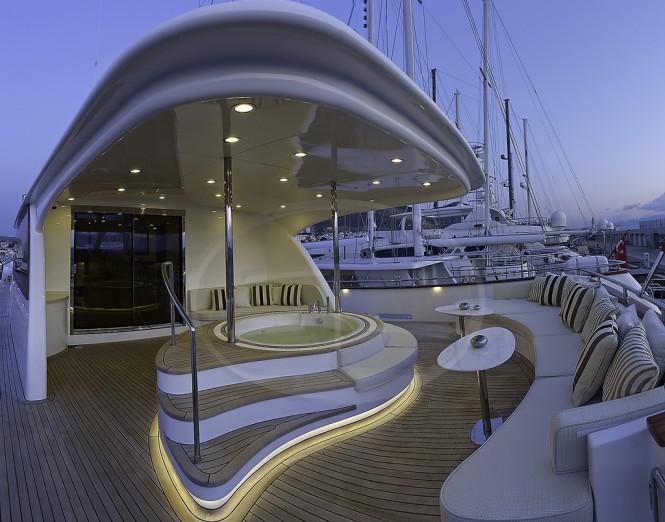 Luxury yacht AD5 Exterior