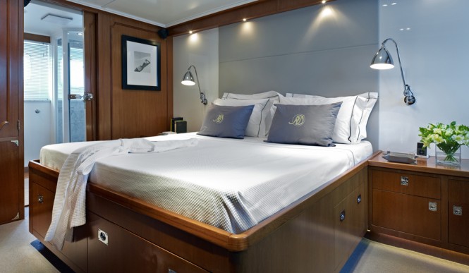 Motor Yacht Heavenly Daze - Owner Cabin - Restyled to a design by Wetzels Brown