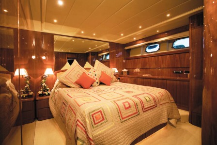 Motor Yacht Powdermonkey - Double Cabin