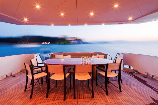 Motor yacht ANNA J Aft Dining