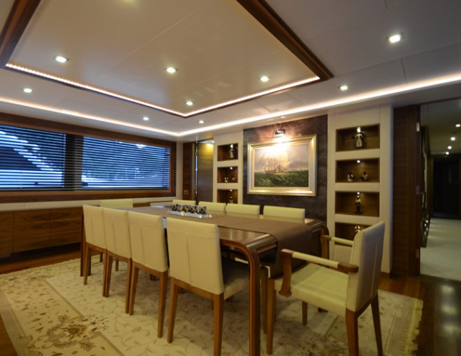41m motor yacht My Steel Dining