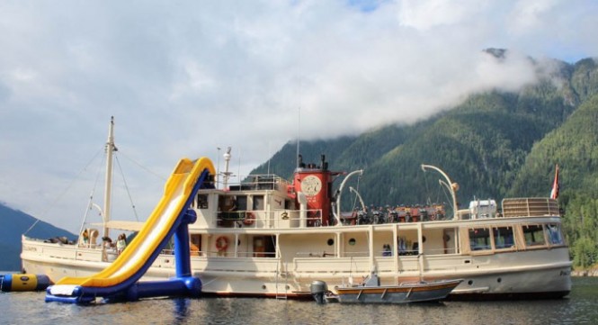 Charter yacht PACIFIC YELLOWFIN