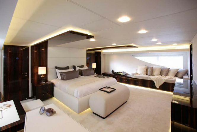 Luxury charter yacht taTii - Owner suite
