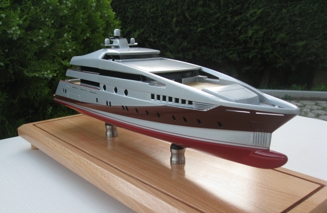 Model of the 59m superyacht Project 591