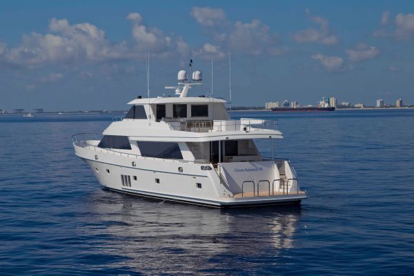 90' Ocean Alexander luxury yacht - rear view