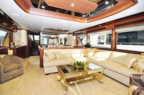 90' Ocean Alexander motoryacht Interior