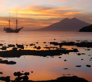 Experience the mysterious Spice Islands of Indonesia chartering sailing yachts Silolona and Si Datu Bua 