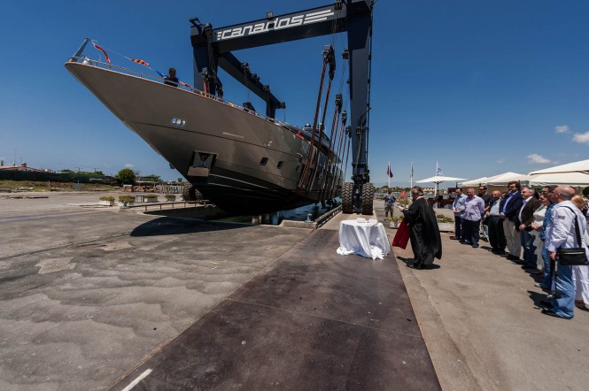 Luxury yacht Far Away by Canados Photo Credit: A&B Photodesign