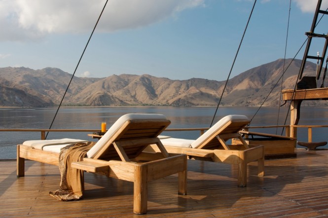 Luxury yacht SILOLONA - Sunbathing