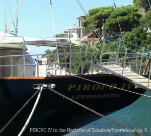 Photos of Perini Navi sailing yacht PIROPO IV in the Sporades